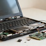 Топ поломок ноутбуков в 2025 году и как их избежать